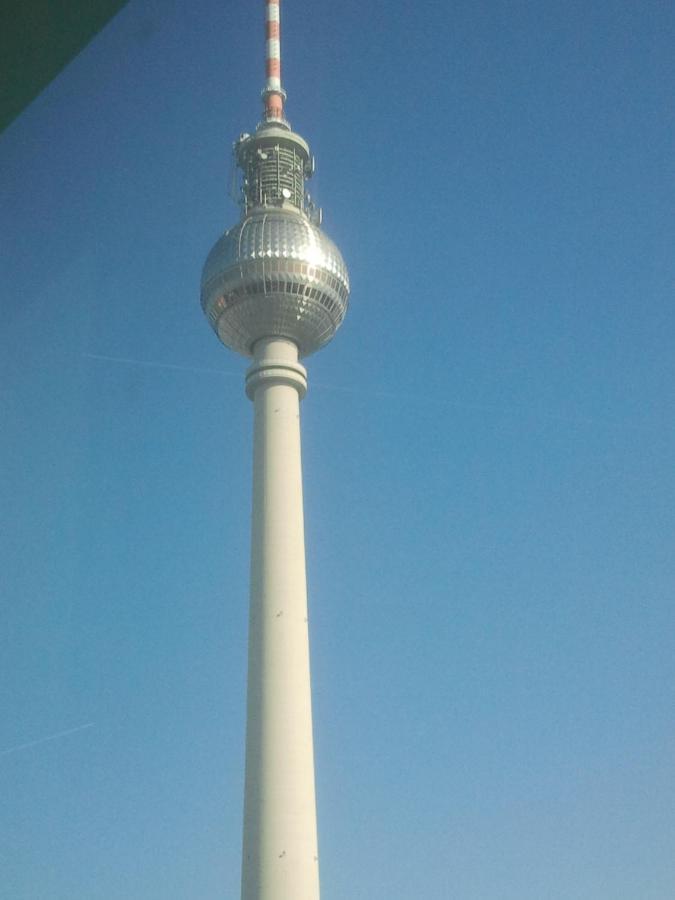 ベルリンMitte Von Mitte - Blick Auf Den Turmアパートメント エクステリア 写真