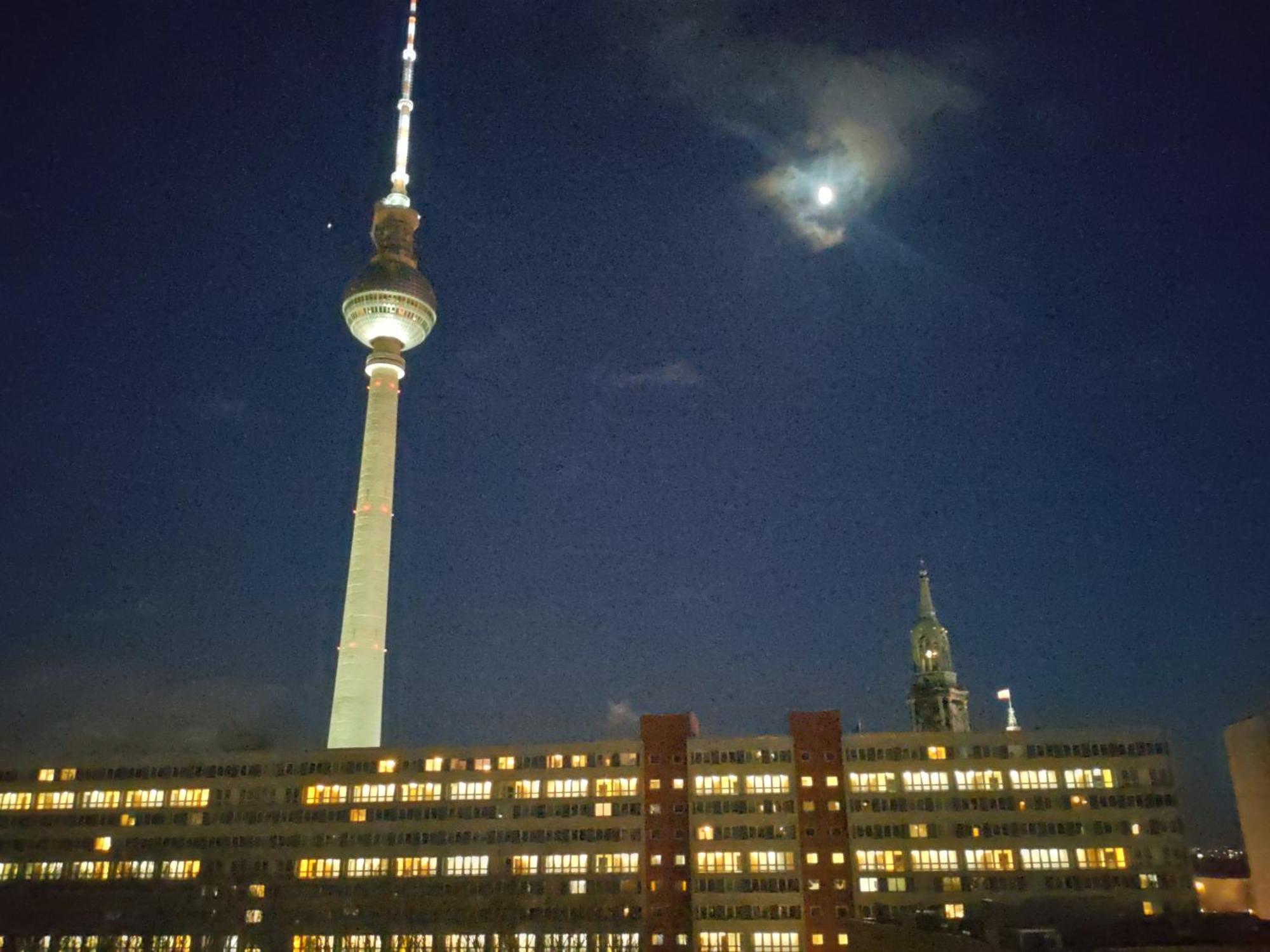 ベルリンMitte Von Mitte - Blick Auf Den Turmアパートメント エクステリア 写真